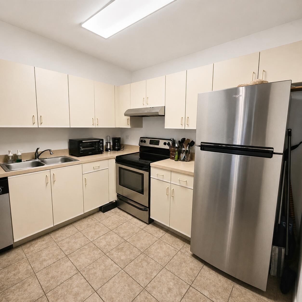 LAKEWOOD AT EMERALD HILLS CONDO - Residential Lease