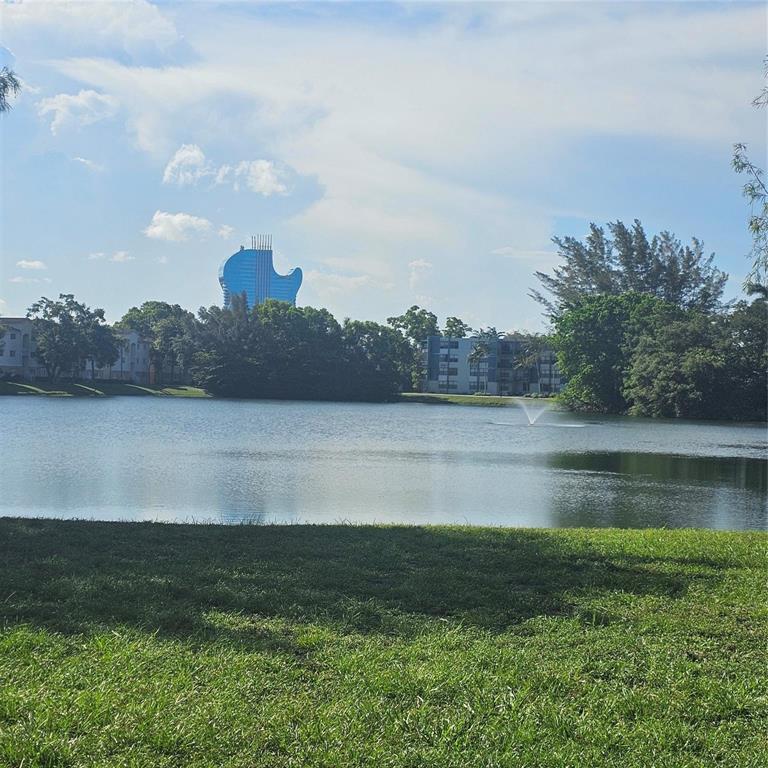 LAKEWOOD AT EMERALD HILLS CONDO - Residential Lease