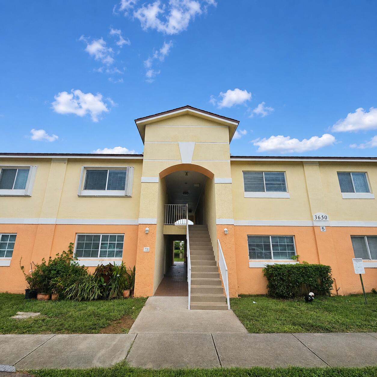 LAKEWOOD AT EMERALD HILLS CONDO - Residential Lease