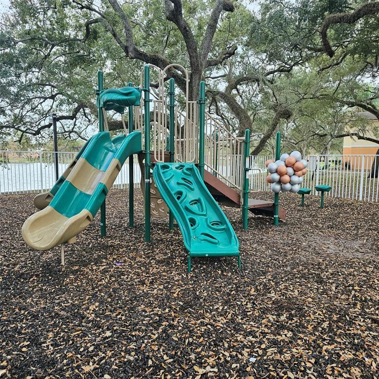 LAKEWOOD AT EMERALD HILLS CONDO - Residential Lease