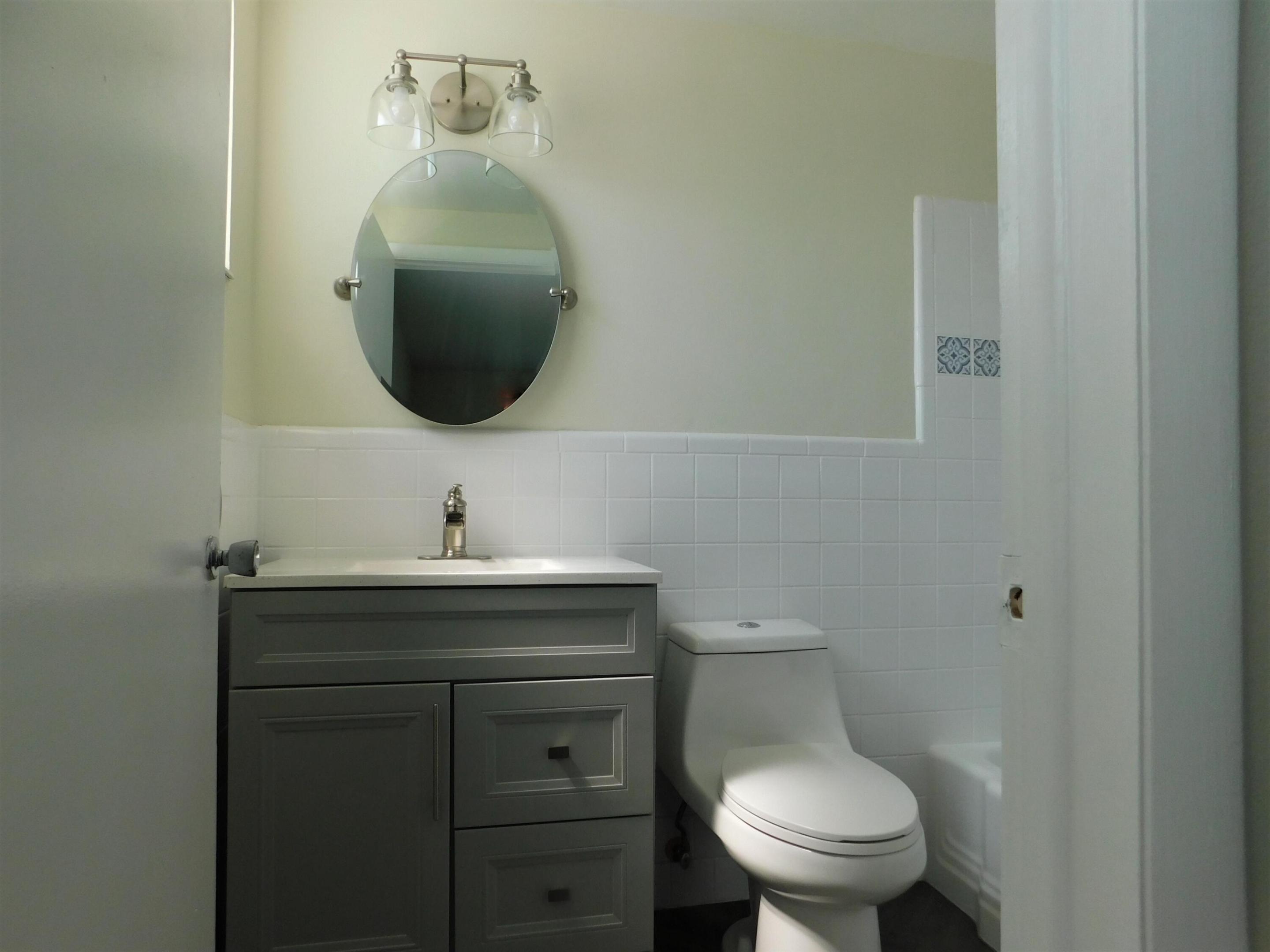 NORTH PALM BEACH VILLAGE OF 3 - Residential Lease