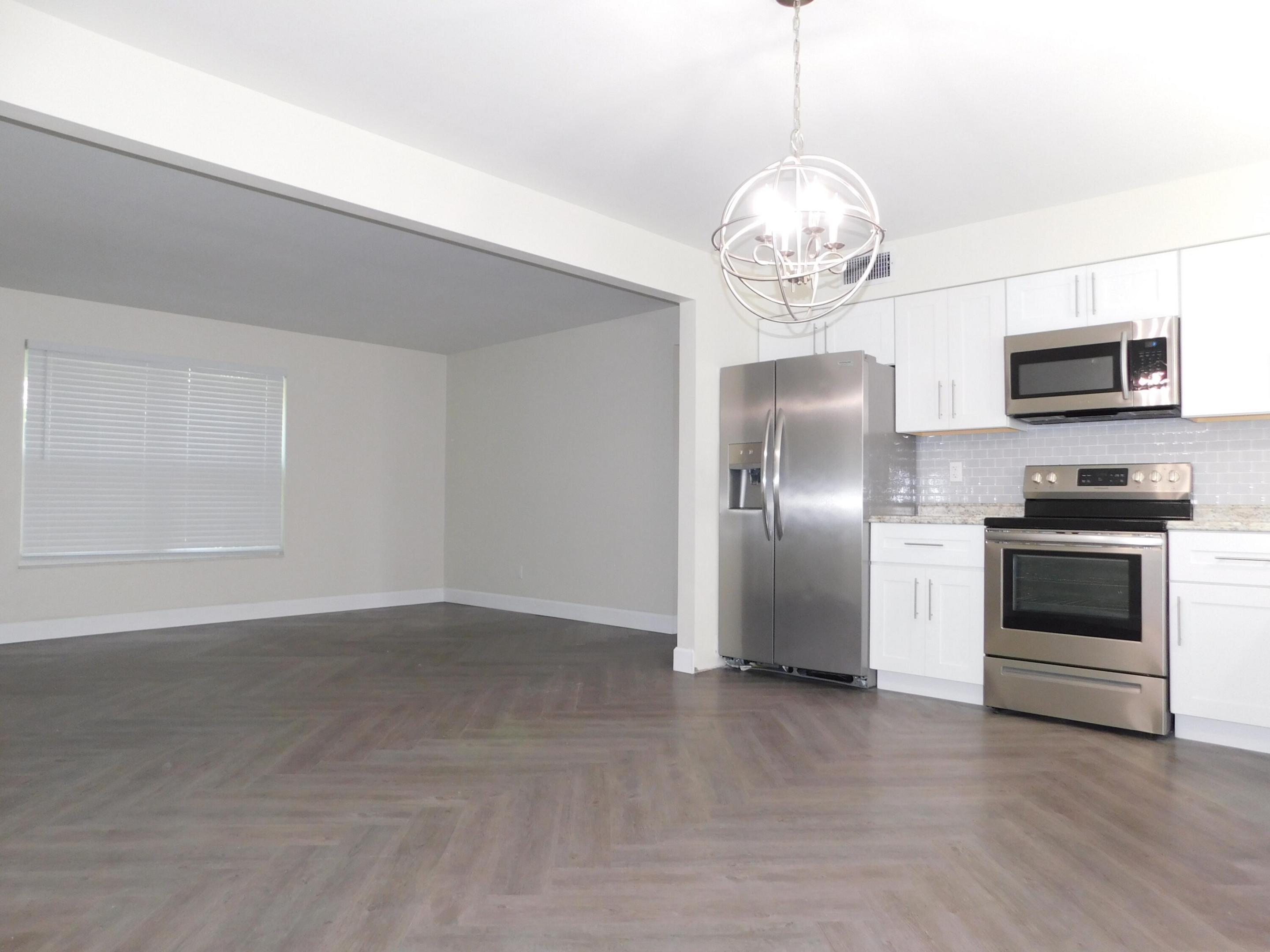 NORTH PALM BEACH VILLAGE OF 3 - Residential Lease