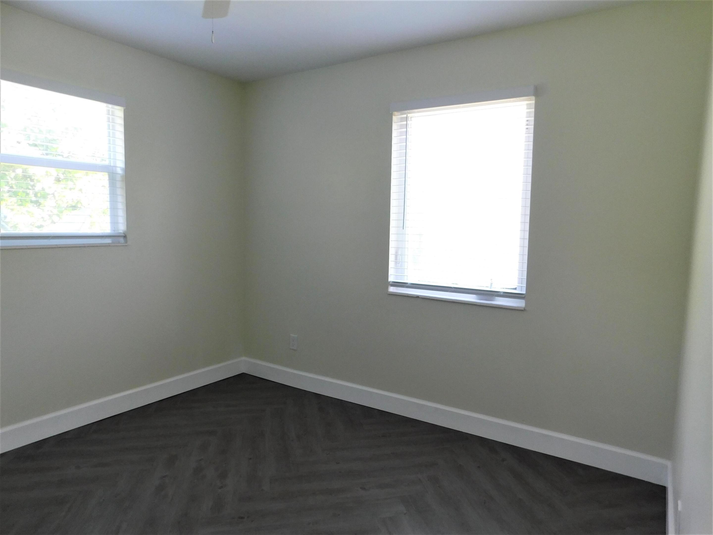 NORTH PALM BEACH VILLAGE OF 3 - Residential Lease