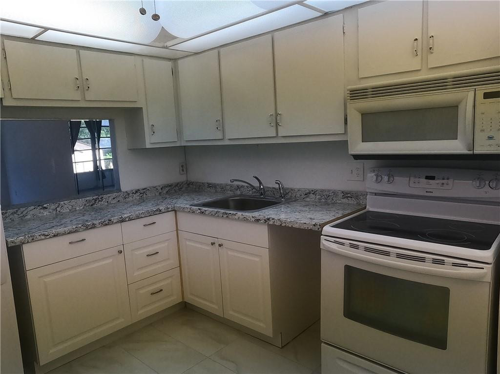 SANDS POINT CONDOMINIUM II - Residential