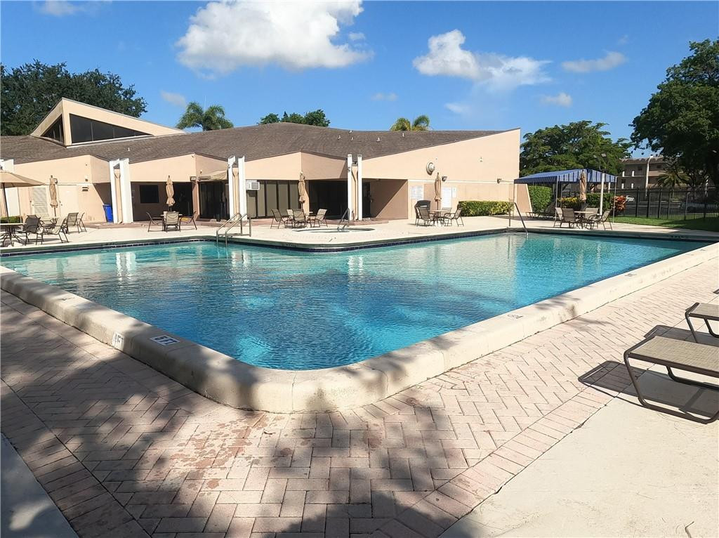 SANDS POINT CONDOMINIUM II - Residential