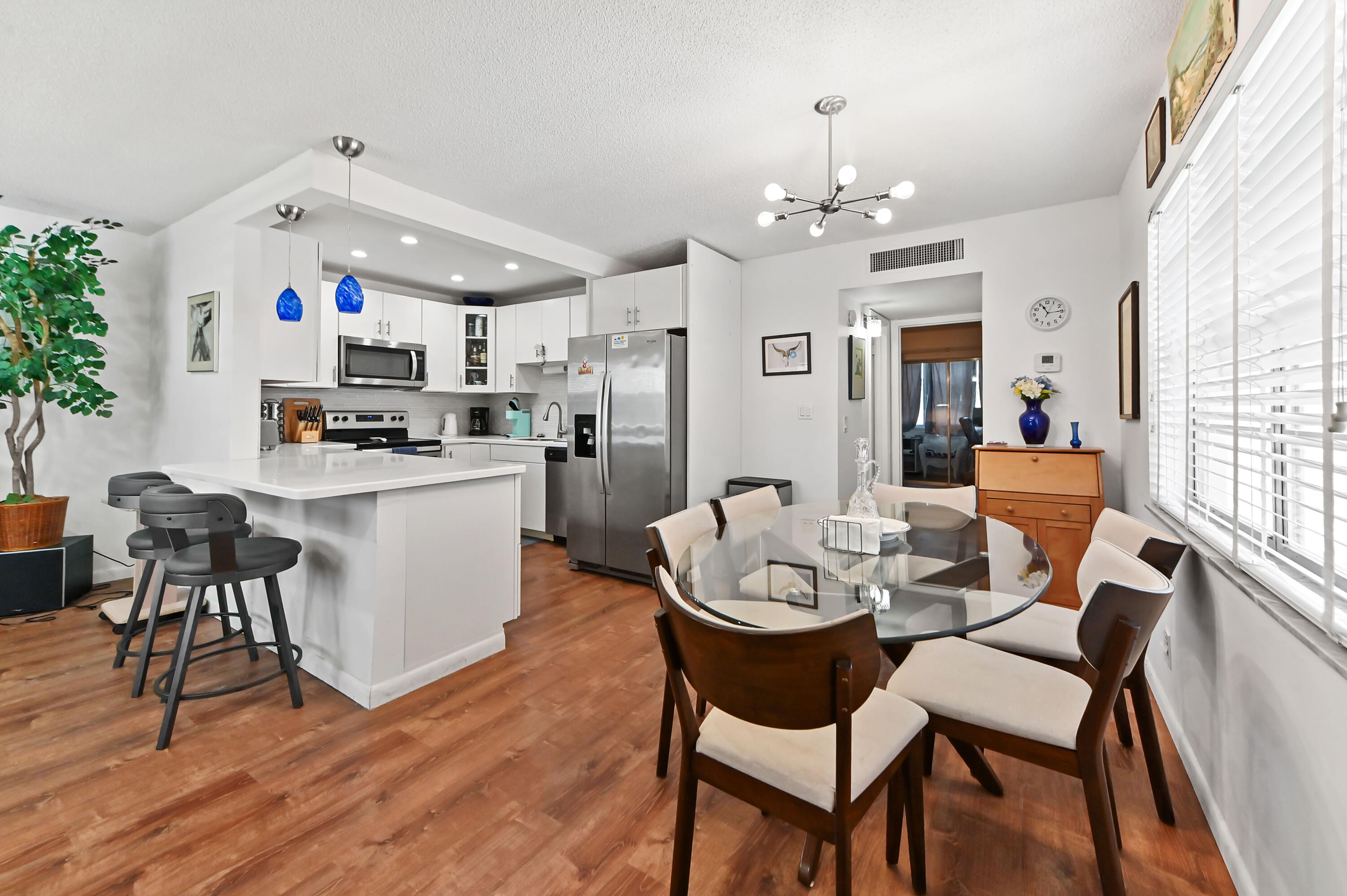 KINGS POINT - Residential