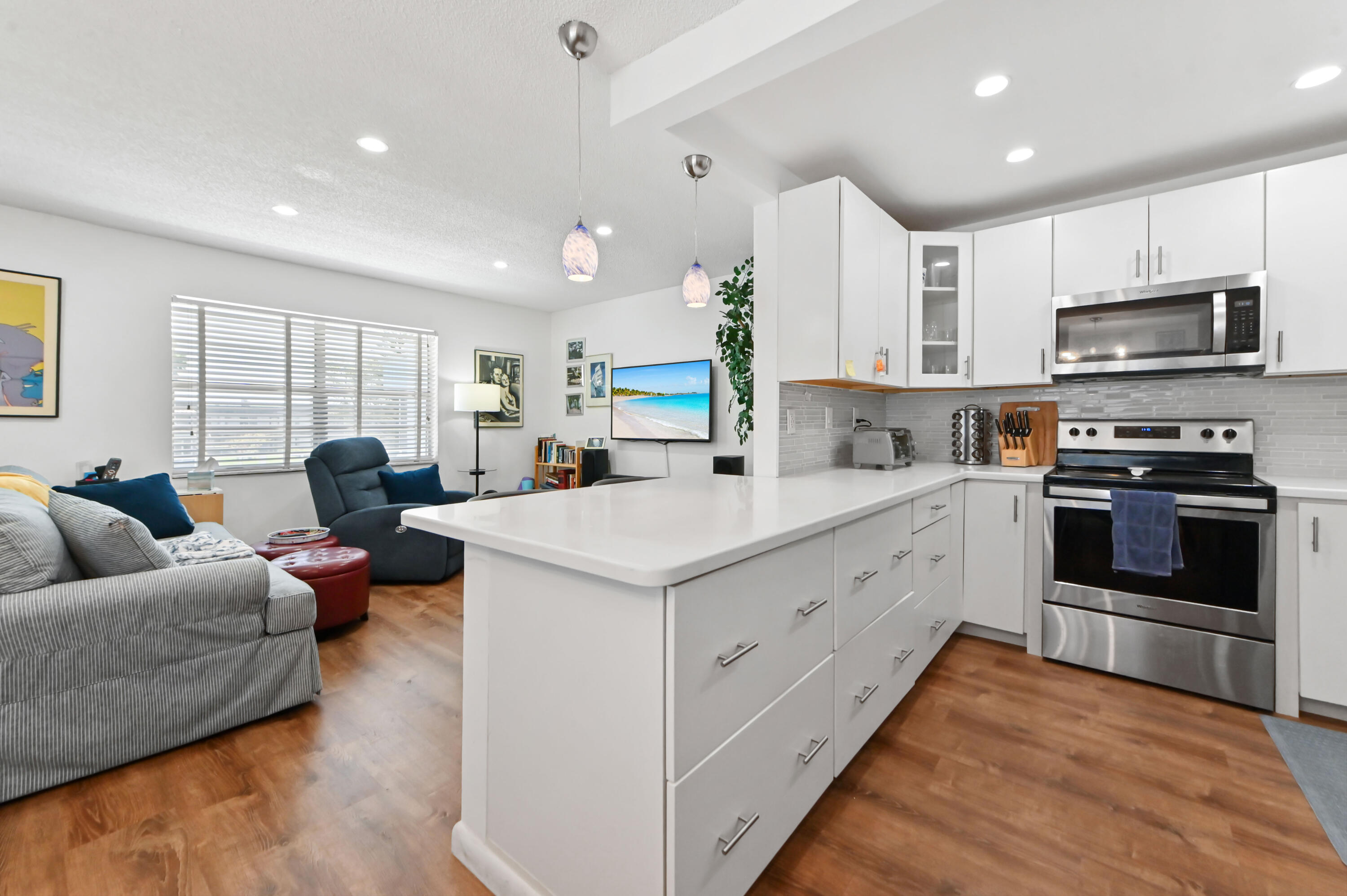KINGS POINT - Residential