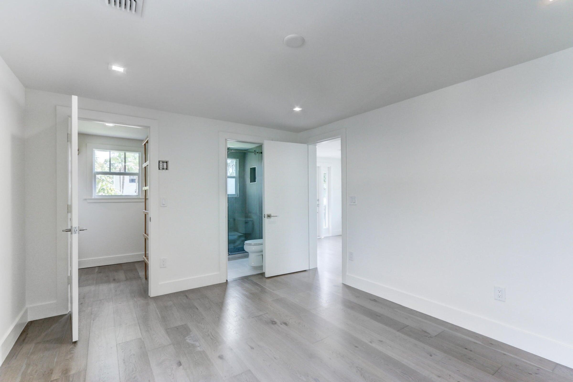 FLAMINGO PARK - Residential Lease