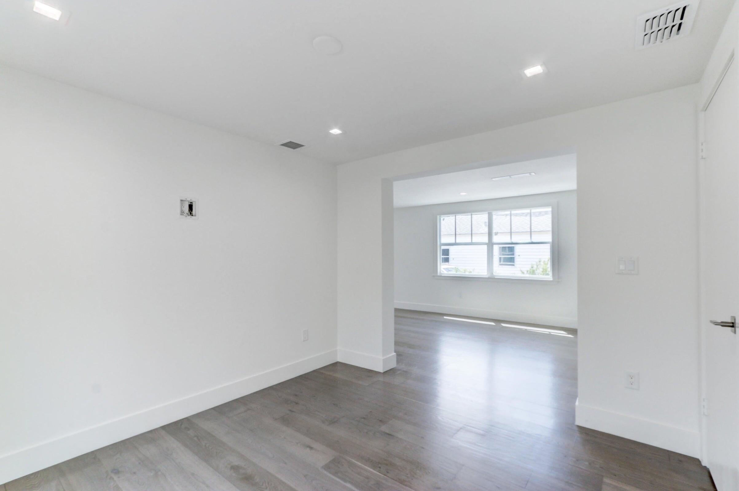 FLAMINGO PARK - Residential Lease