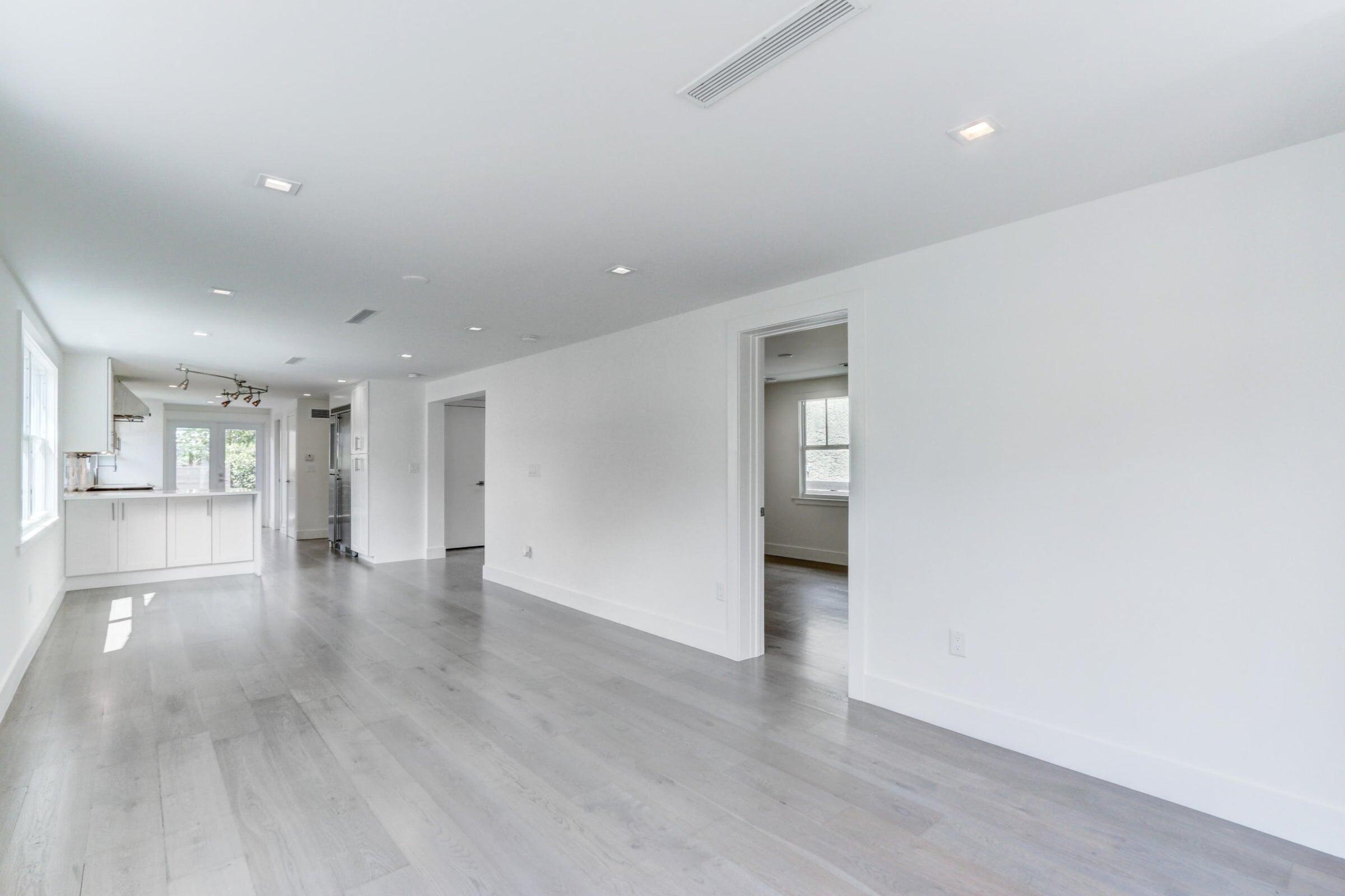 FLAMINGO PARK - Residential Lease