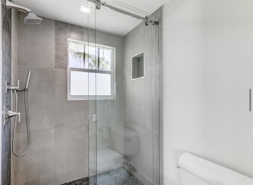 FLAMINGO PARK - Residential Lease