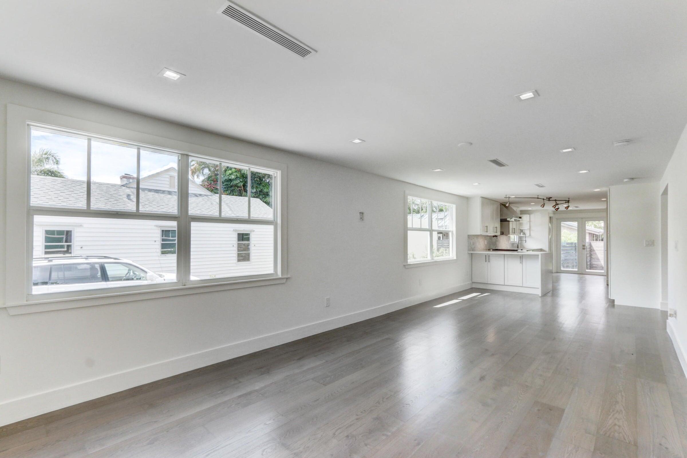FLAMINGO PARK - Residential Lease
