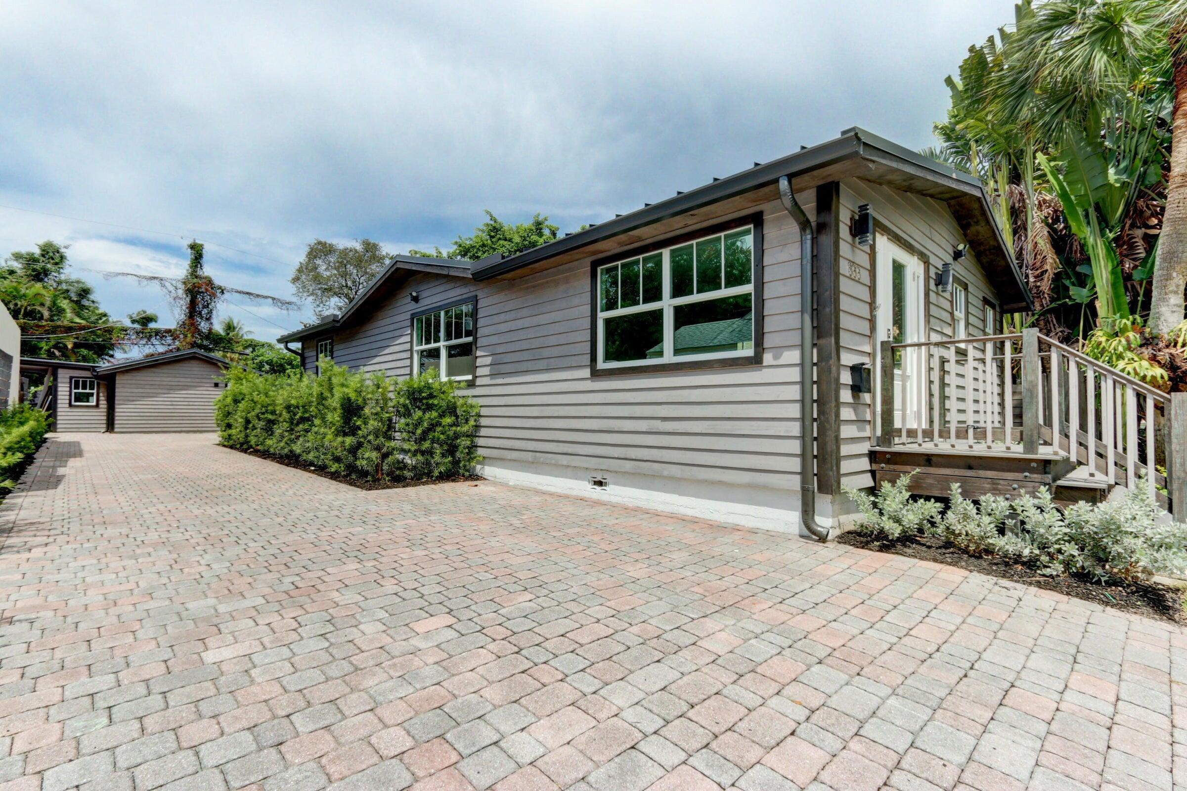 FLAMINGO PARK - Residential Lease