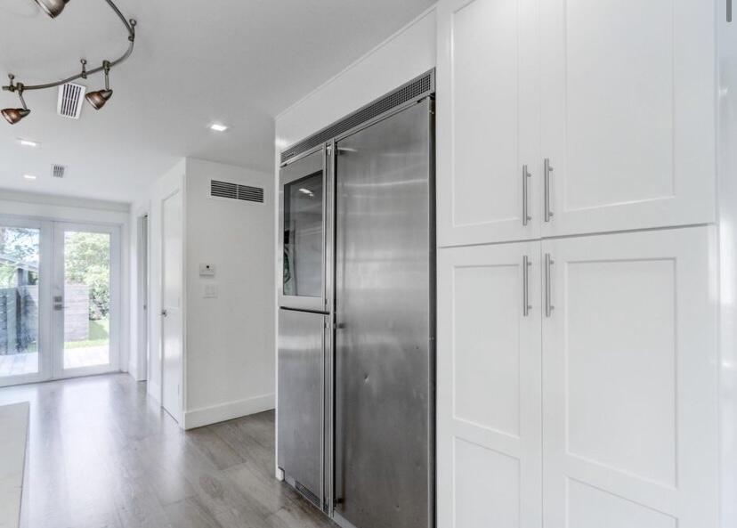FLAMINGO PARK - Residential Lease