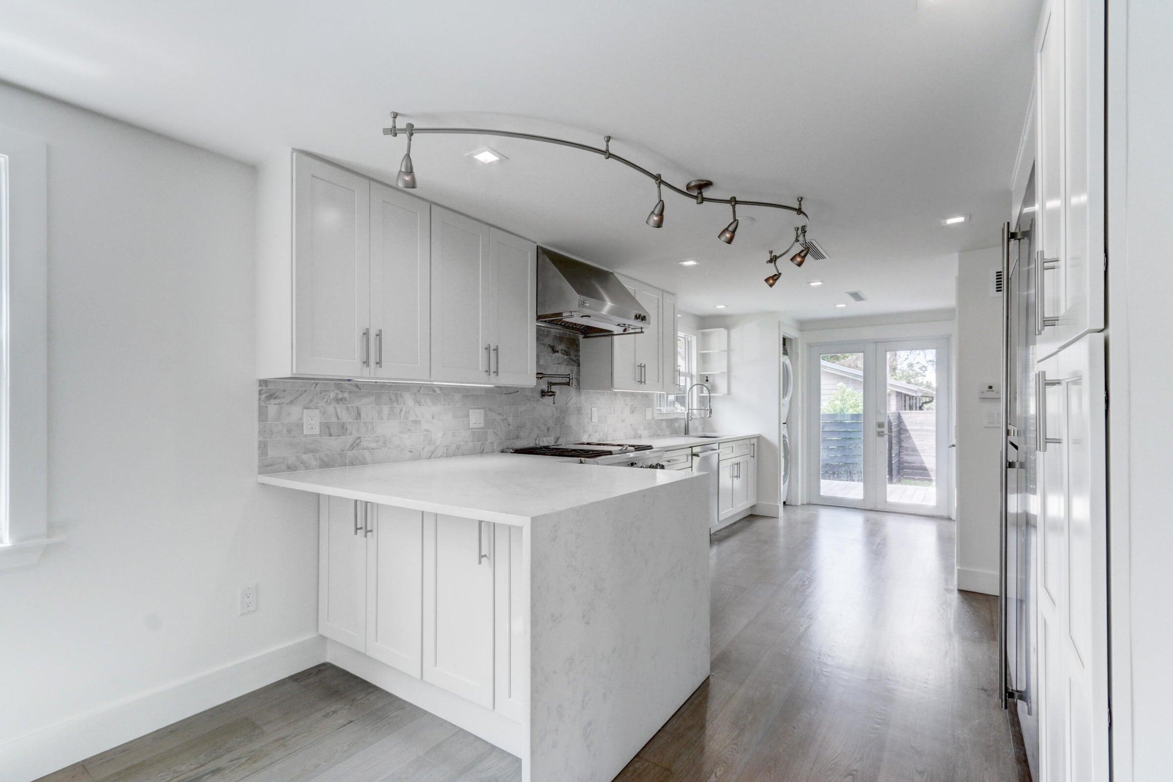 FLAMINGO PARK - Residential Lease