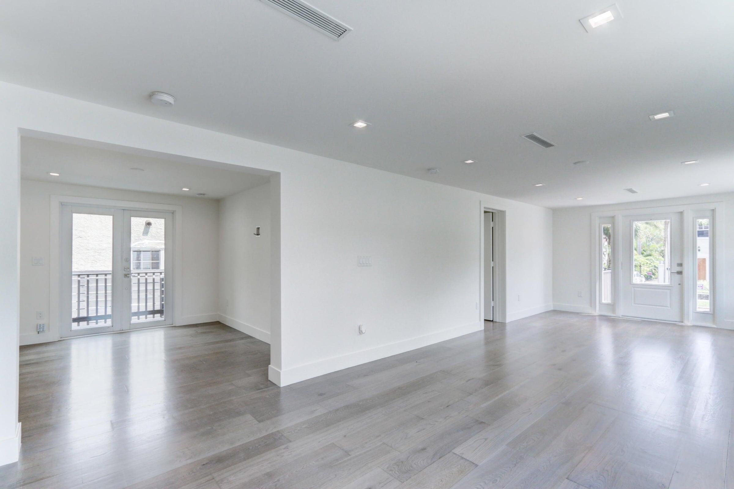 FLAMINGO PARK - Residential Lease