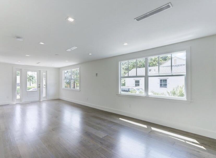 FLAMINGO PARK - Residential Lease