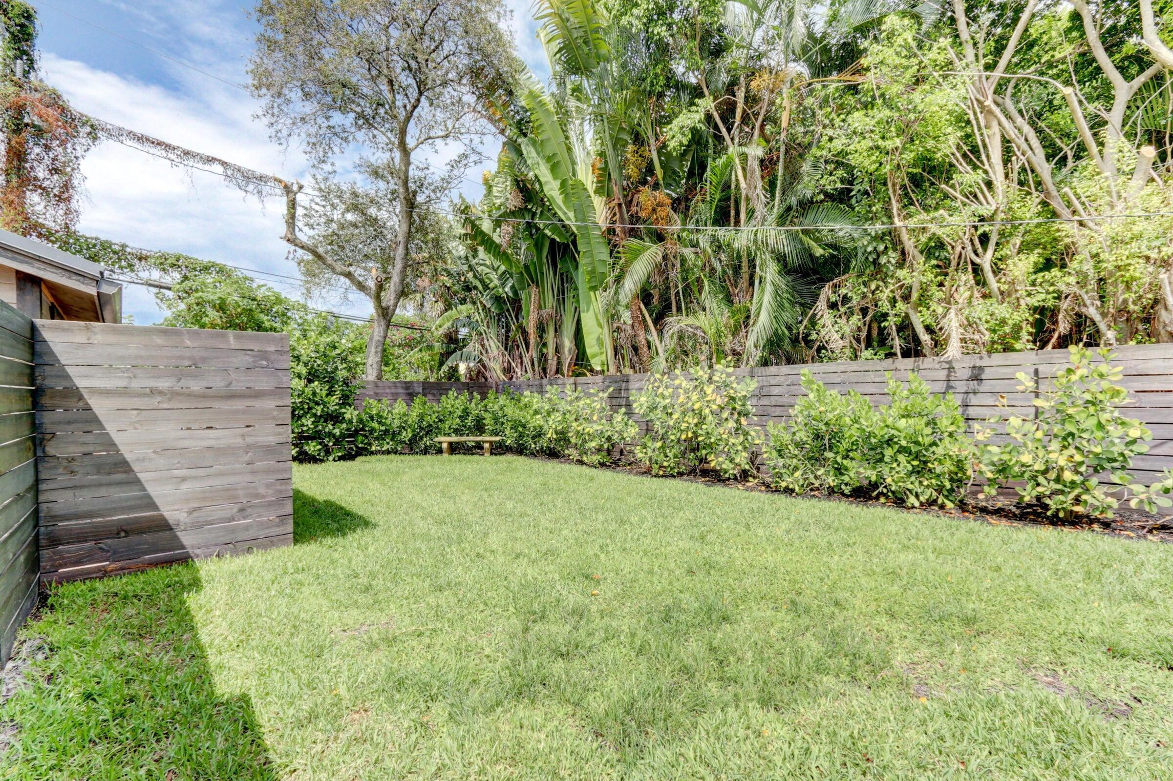 FLAMINGO PARK - Residential Lease