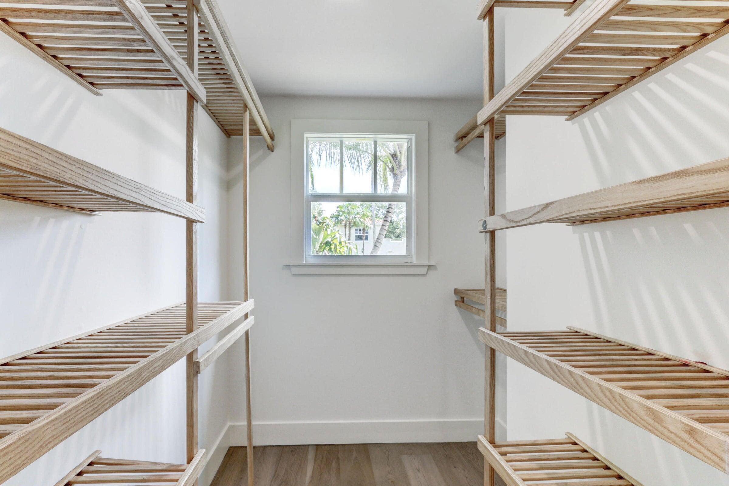 FLAMINGO PARK - Residential Lease
