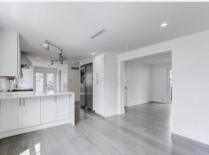 FLAMINGO PARK - Residential Lease