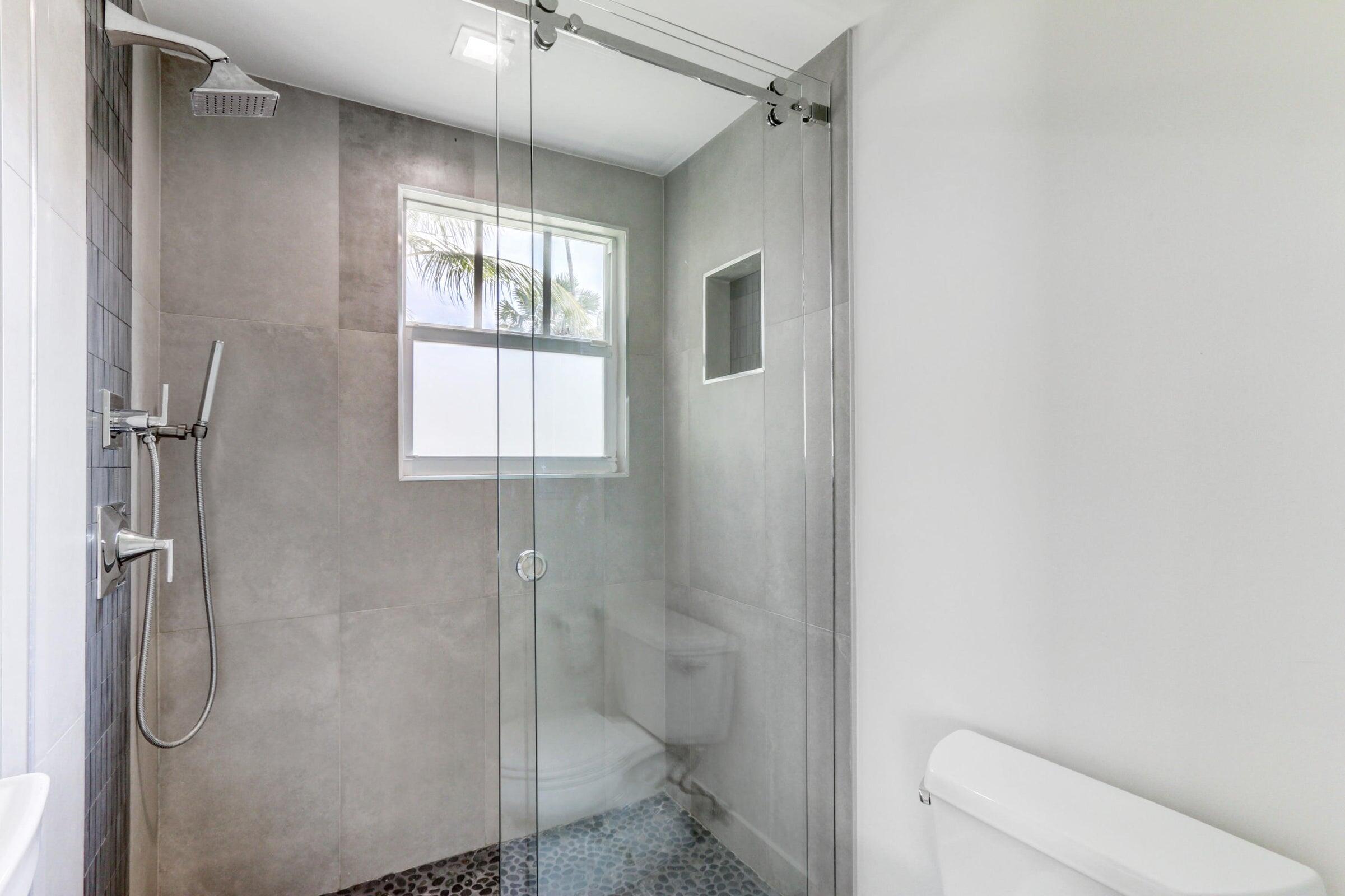 FLAMINGO PARK - Residential Lease