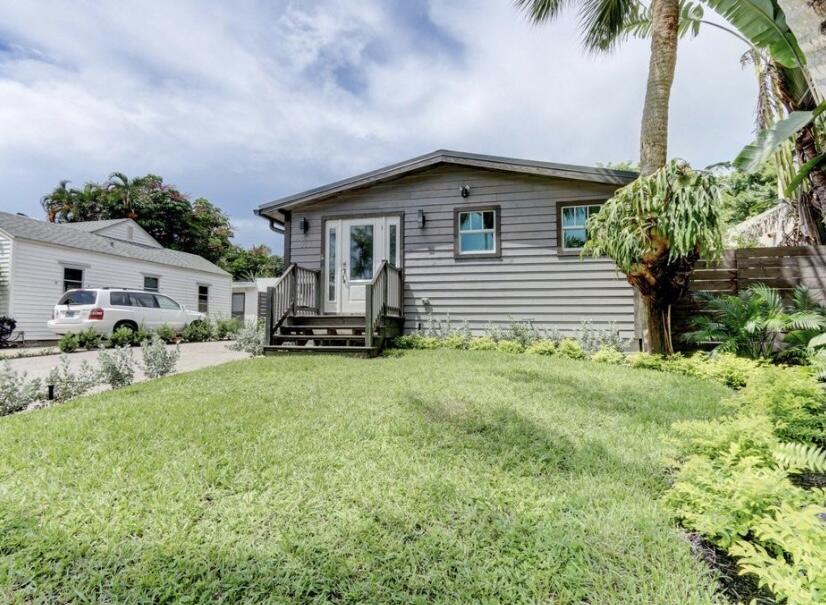FLAMINGO PARK - Residential Lease