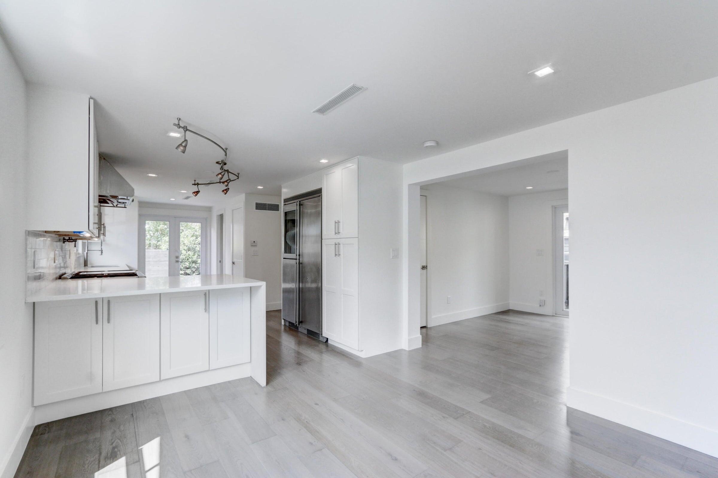 FLAMINGO PARK - Residential Lease