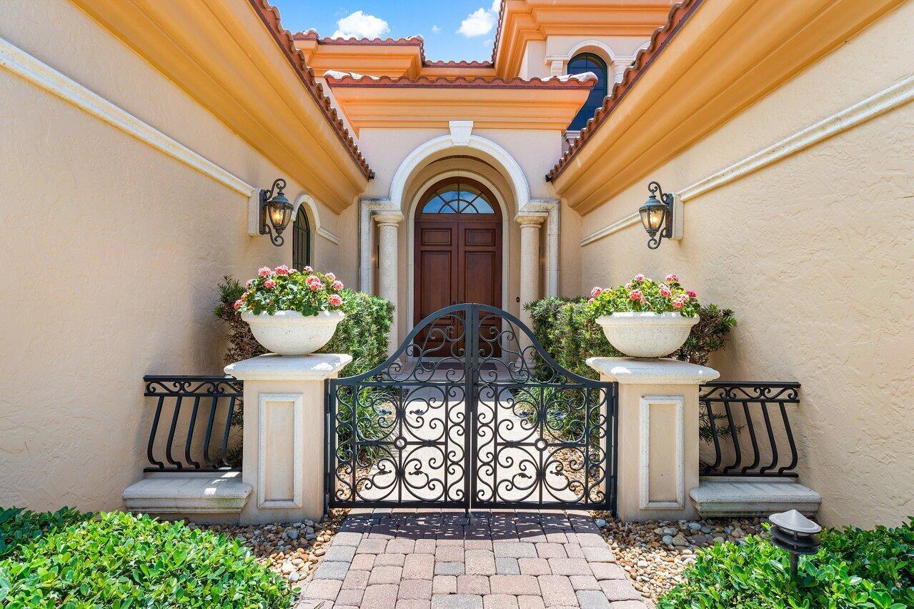 SAILFISH POINT - Residential