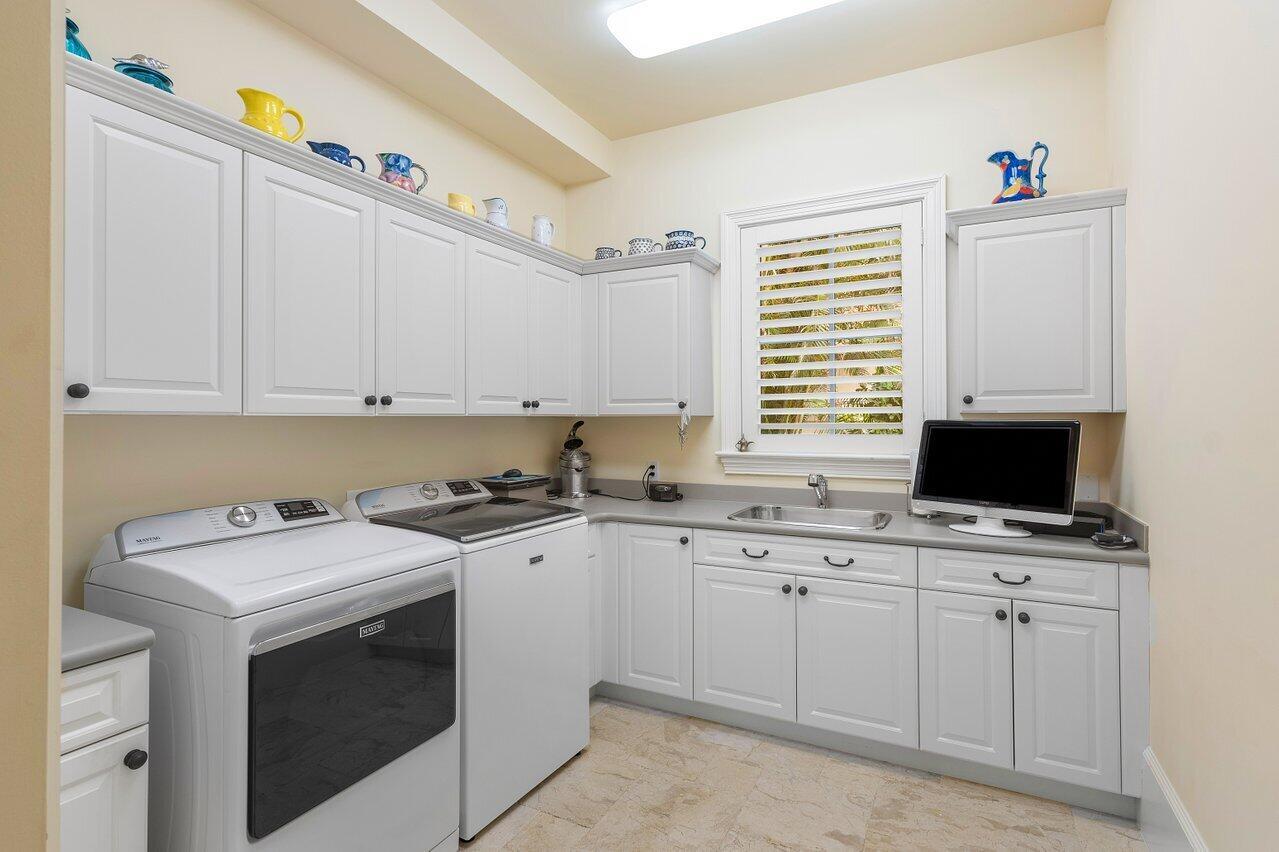 SAILFISH POINT - Residential
