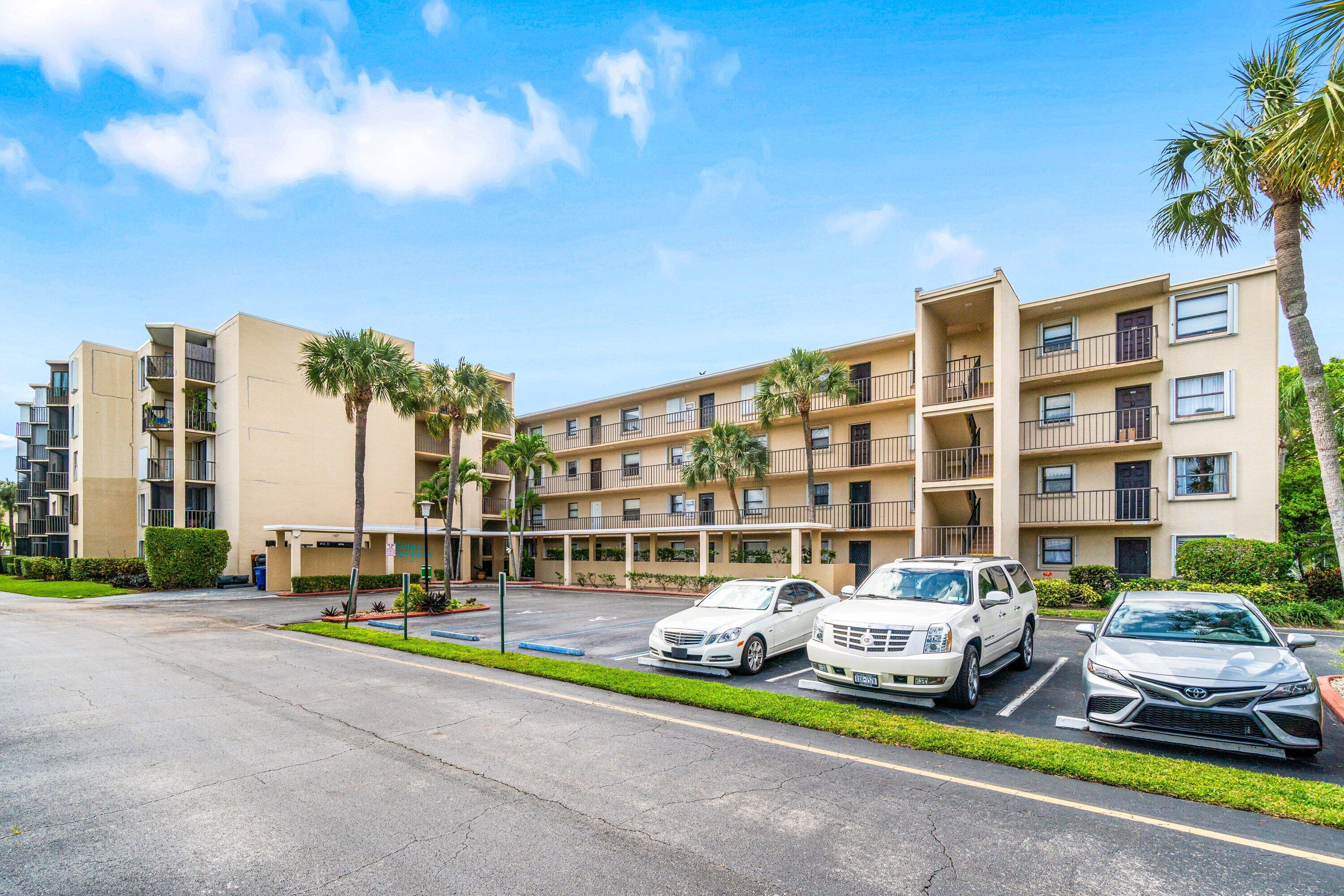 HIDDEN HARBOUR OF THE PALM BEACHES CONDO - Residential