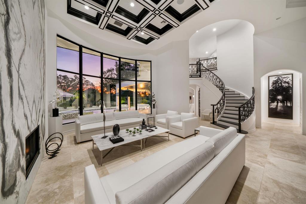 KENSINGTON - Residential