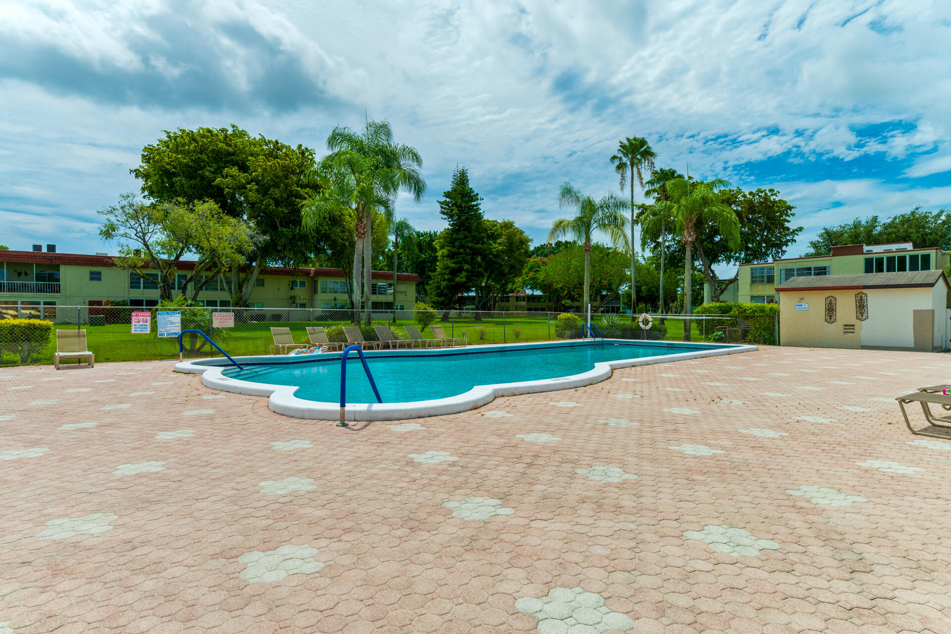 VILLAGES OF ORIOLE ABBEY CONDO - Residential