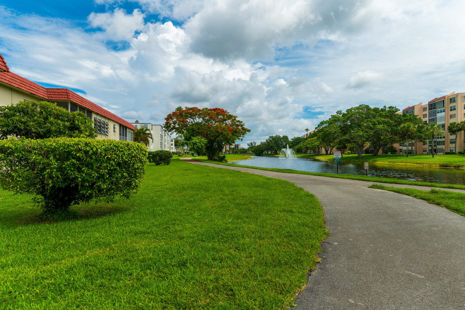 VILLAGES OF ORIOLE ABBEY CONDO - Residential