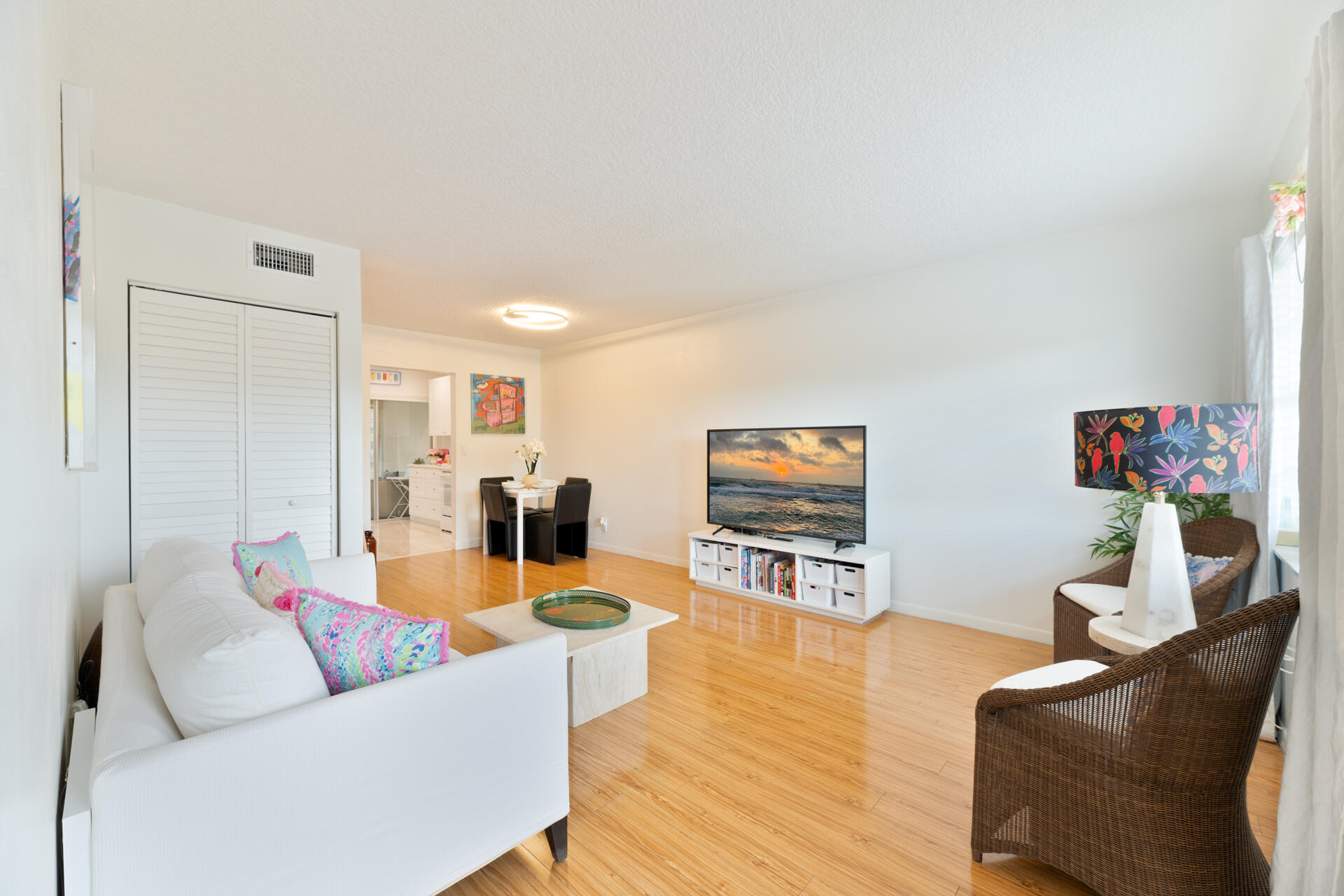 VILLAGES OF ORIOLE ABBEY CONDO - Residential