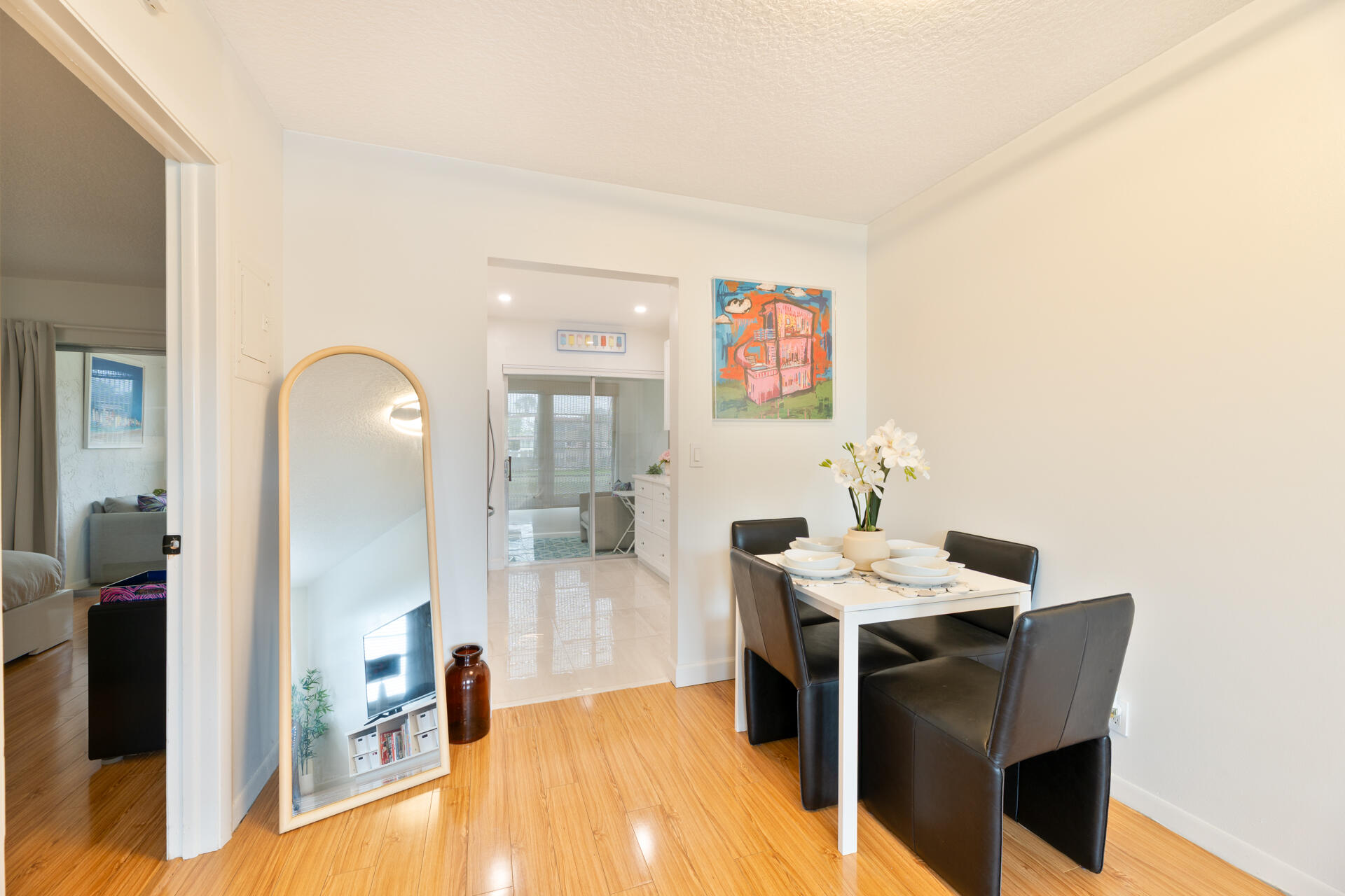 VILLAGES OF ORIOLE ABBEY CONDO - Residential