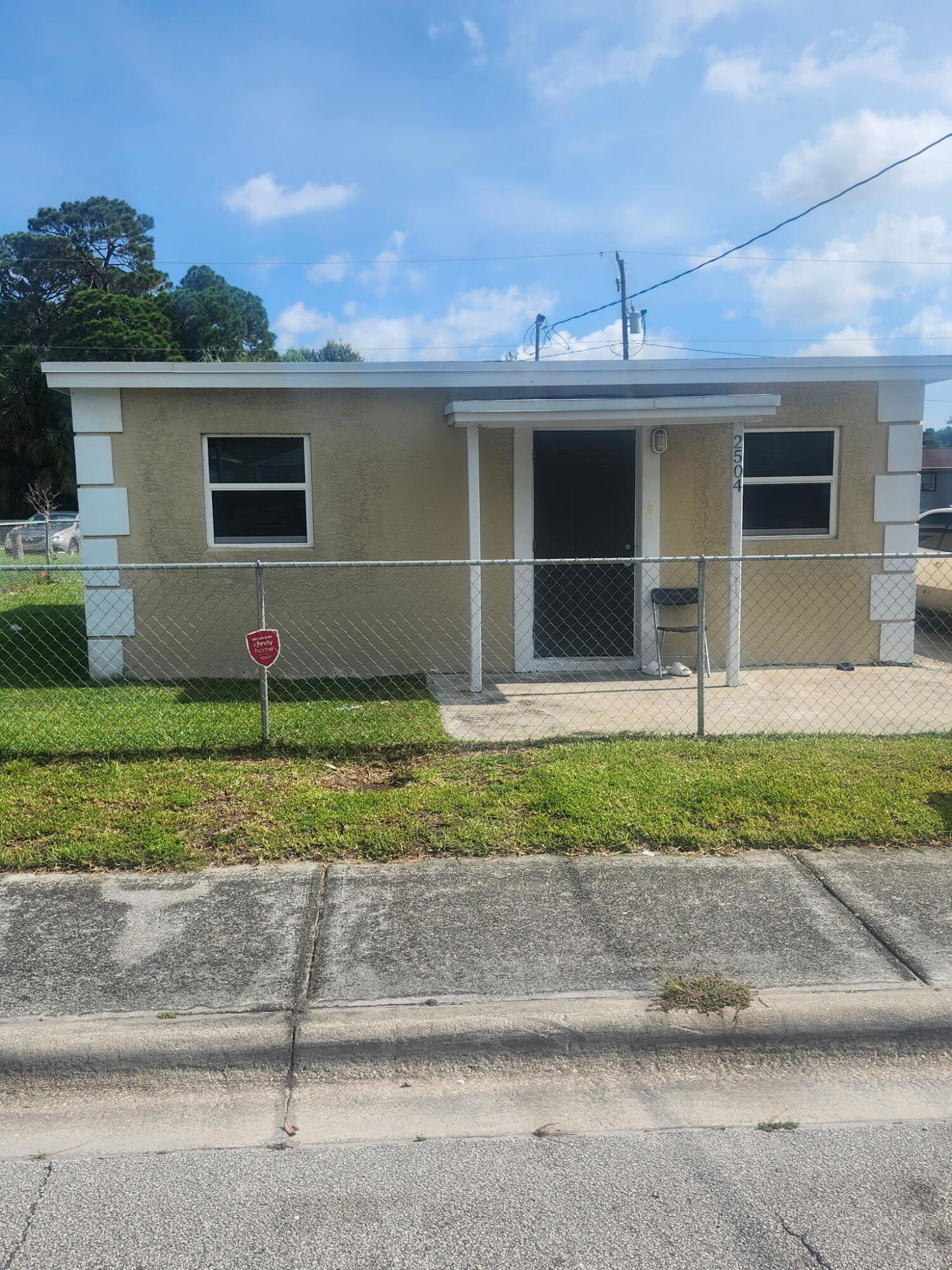 This property is an absolute dream for an investor or a first-time home buyer. If you are looking to add to your portfolio, this is it. There is currently a tenant in place paying $1,400 in rent, making this a fantastic opportunity for immediate cash flow.