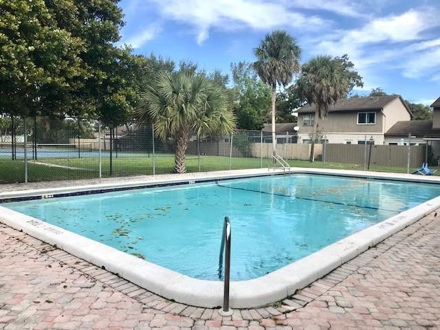 APPLE CREEK - Residential