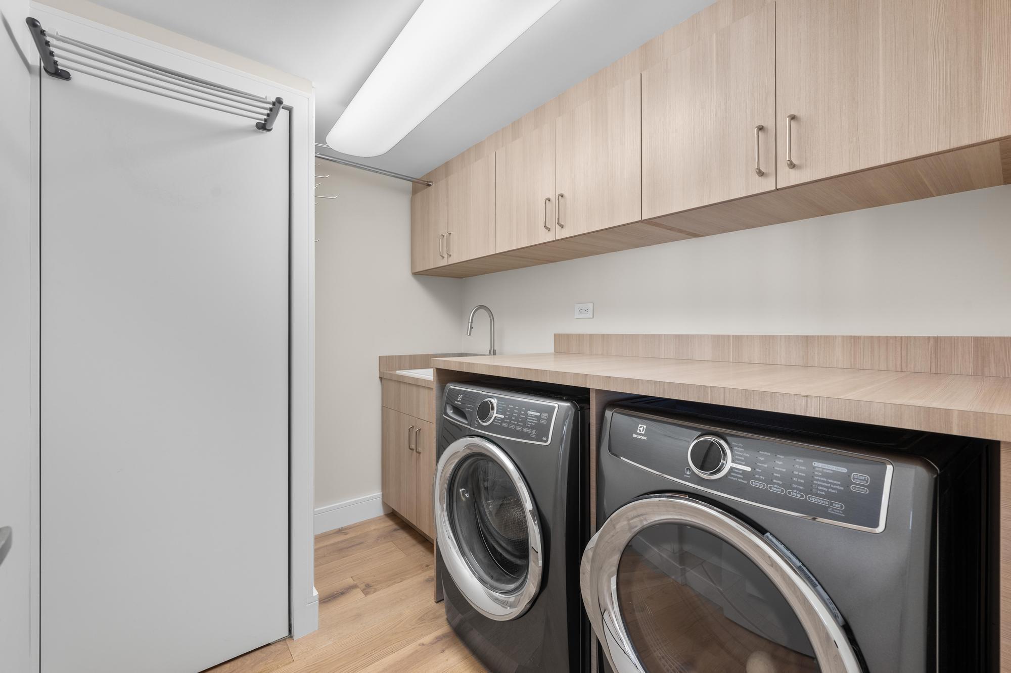 BEACH POINT CONDO - Residential