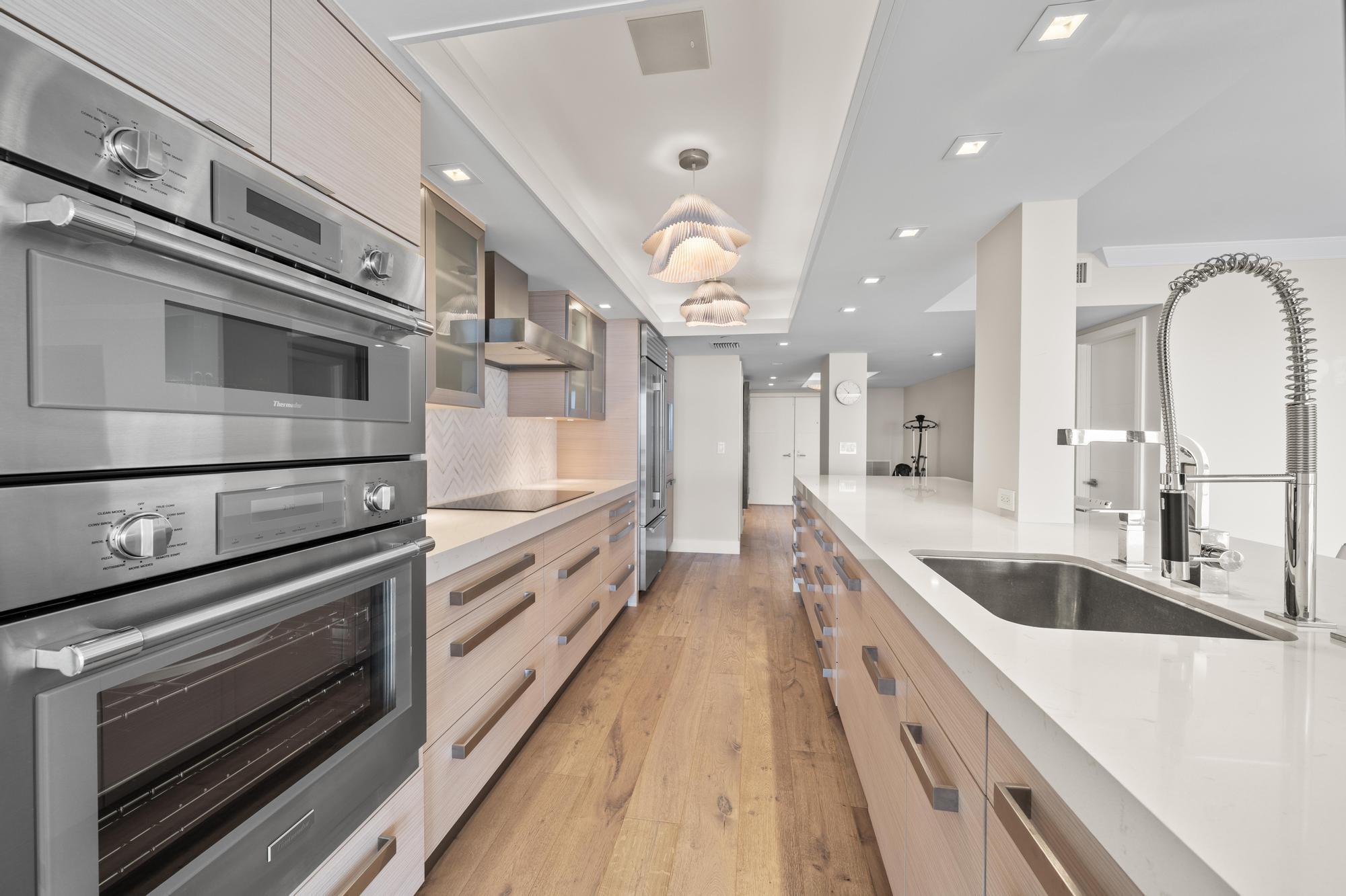 BEACH POINT CONDO - Residential