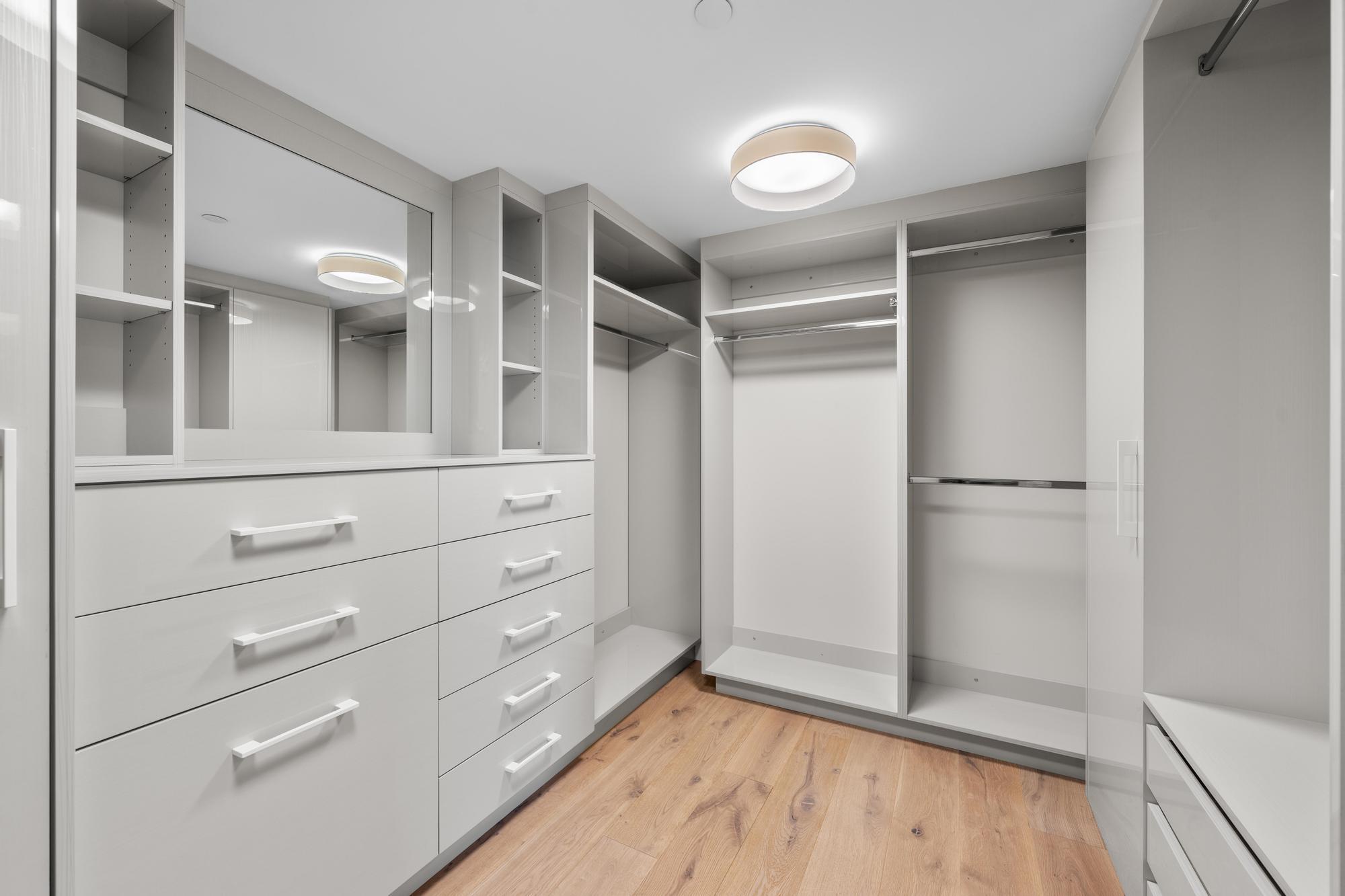 BEACH POINT CONDO - Residential