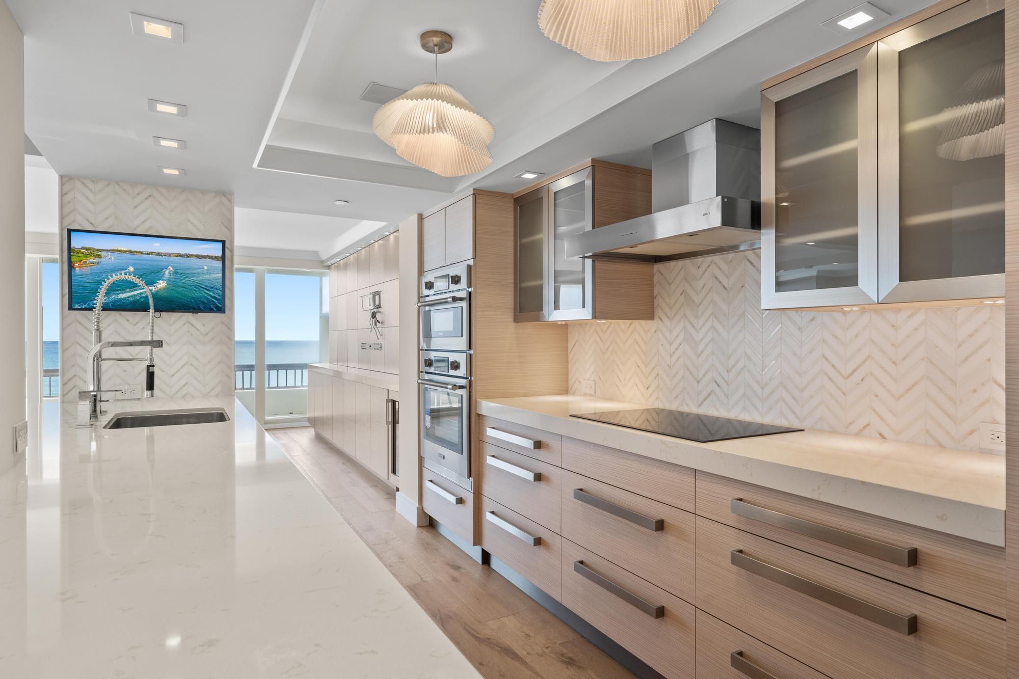 BEACH POINT CONDO - Residential