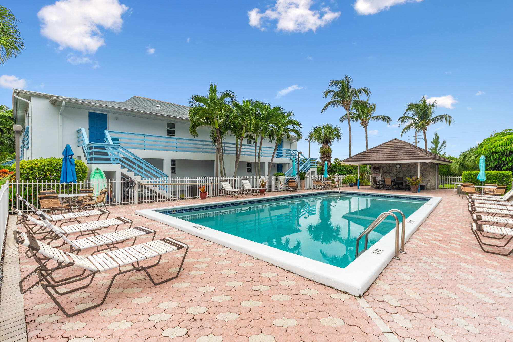VILLA DEL SOL CONDOMINIUM - Residential