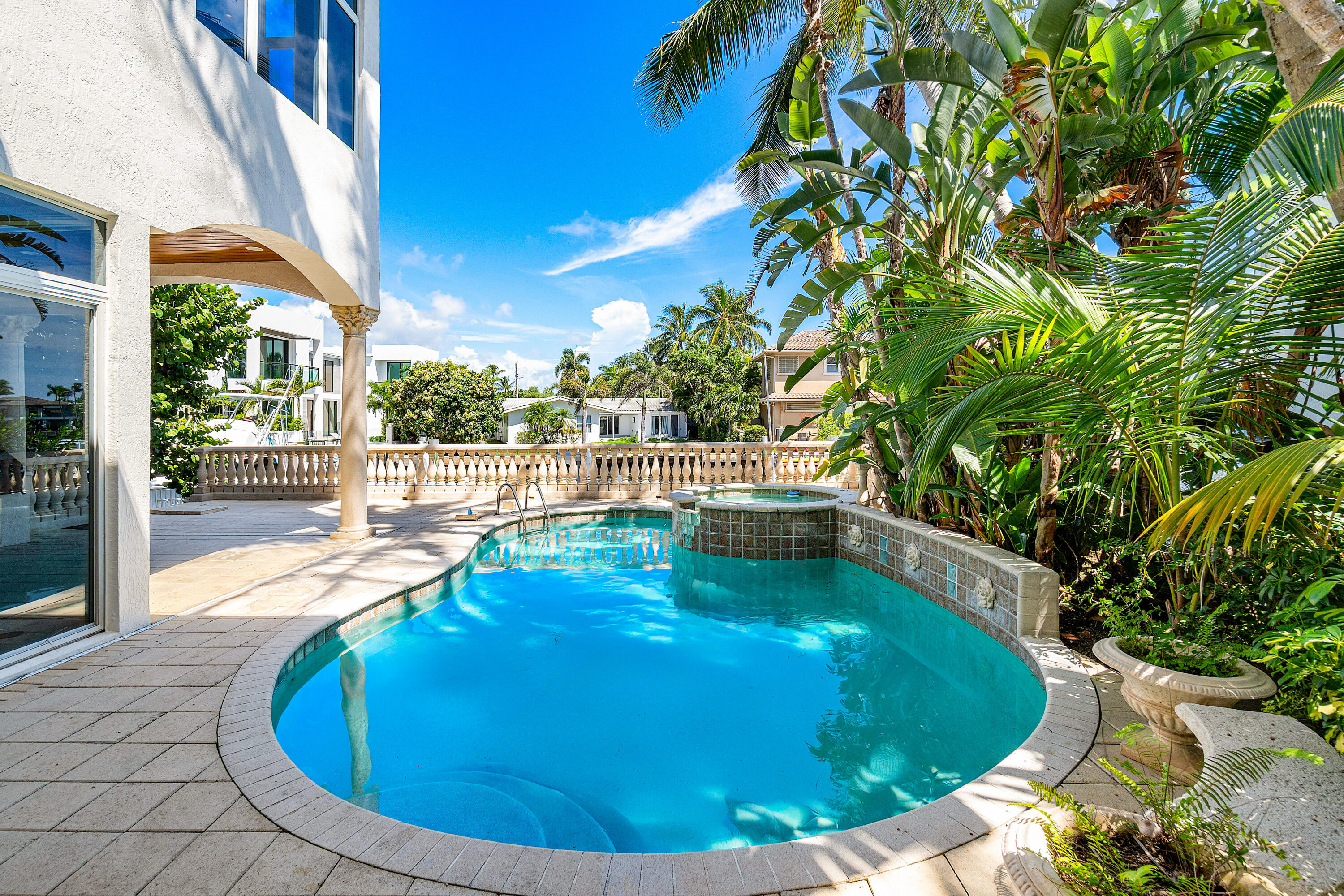 RIO DEL REY SHORES - Residential