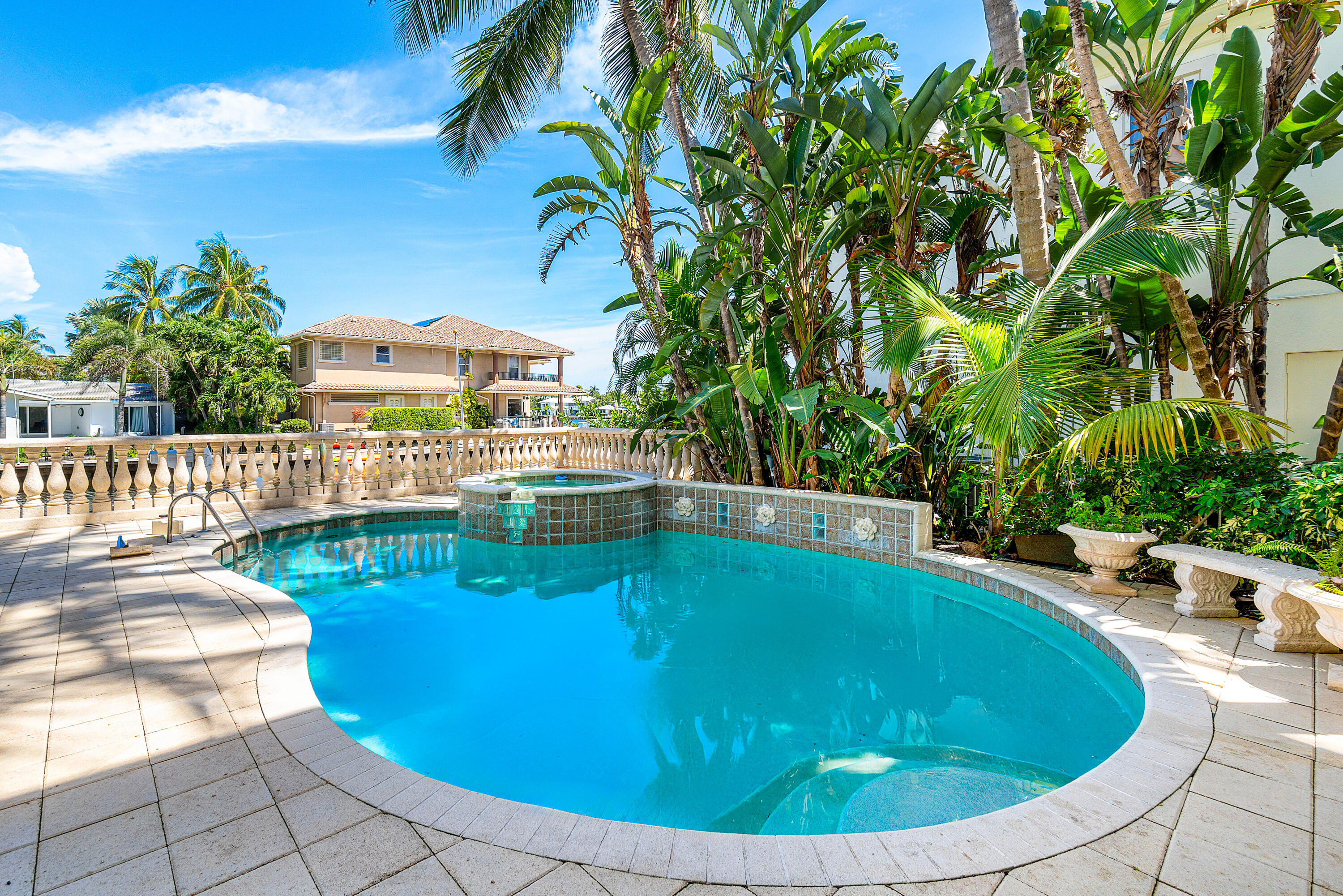 RIO DEL REY SHORES - Residential