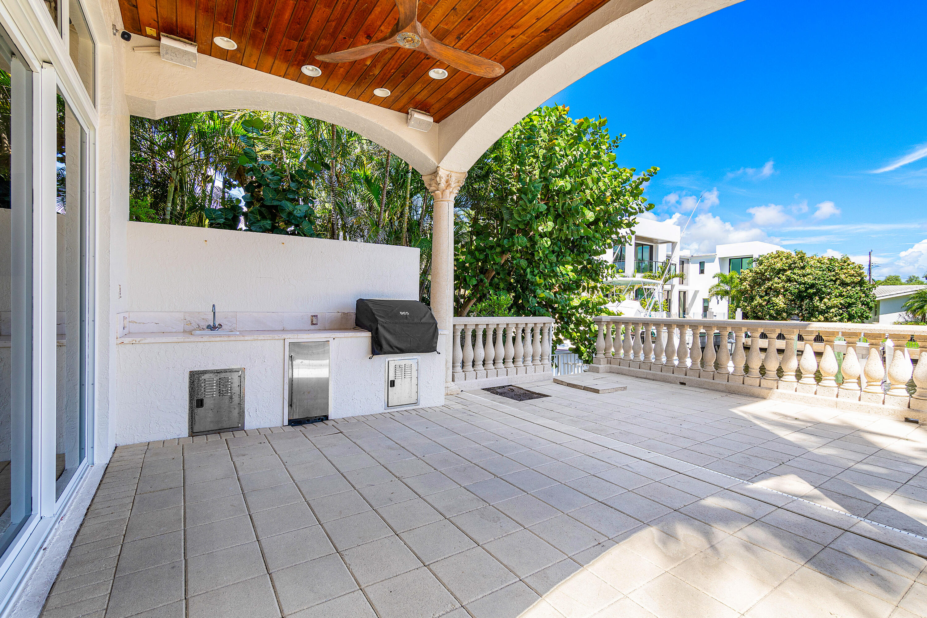 RIO DEL REY SHORES - Residential