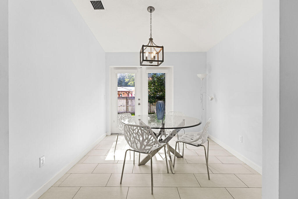 MALALUKA GARDENS - Residential