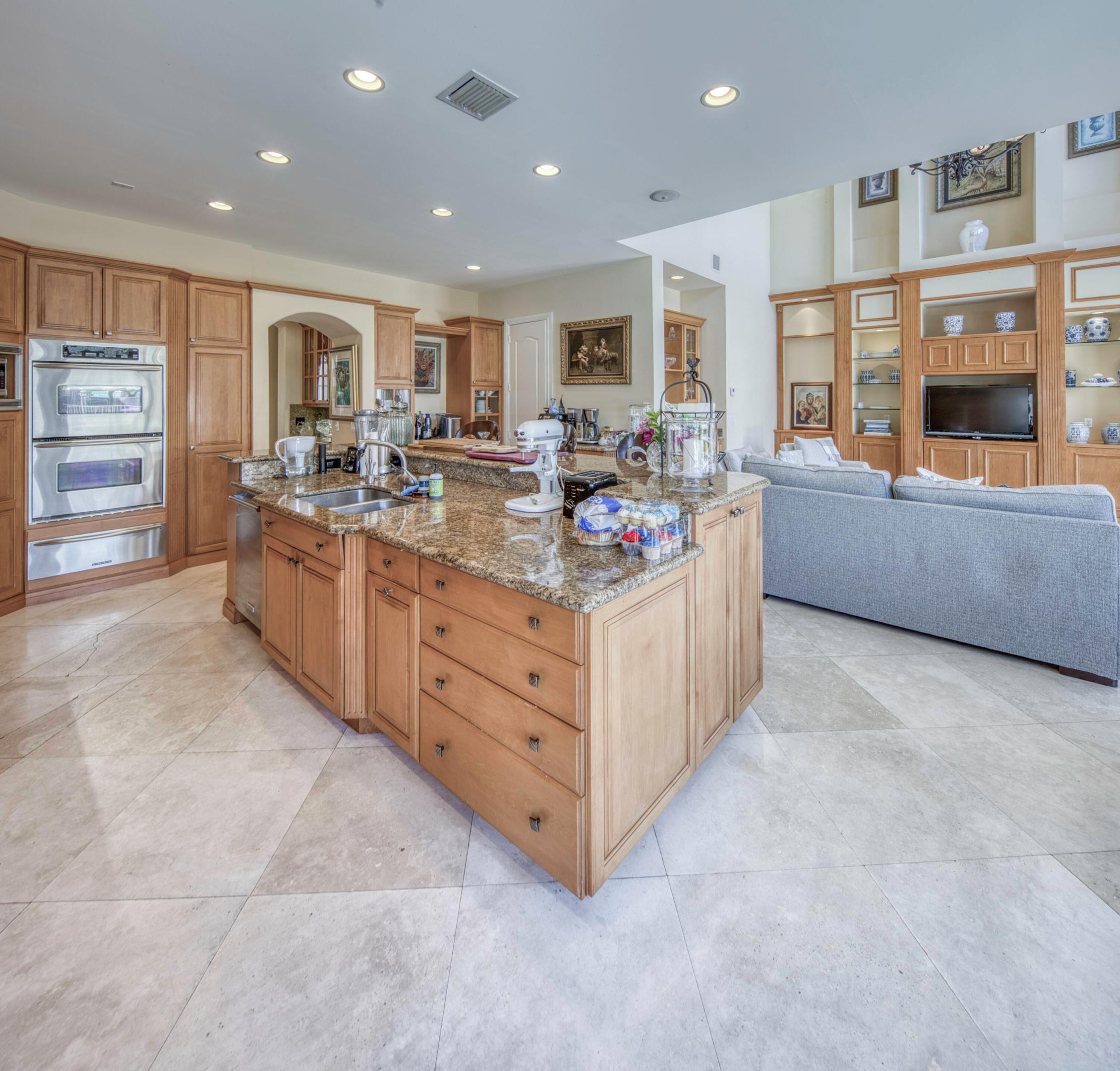 TROPIC ISLE 2ND SEC - Residential