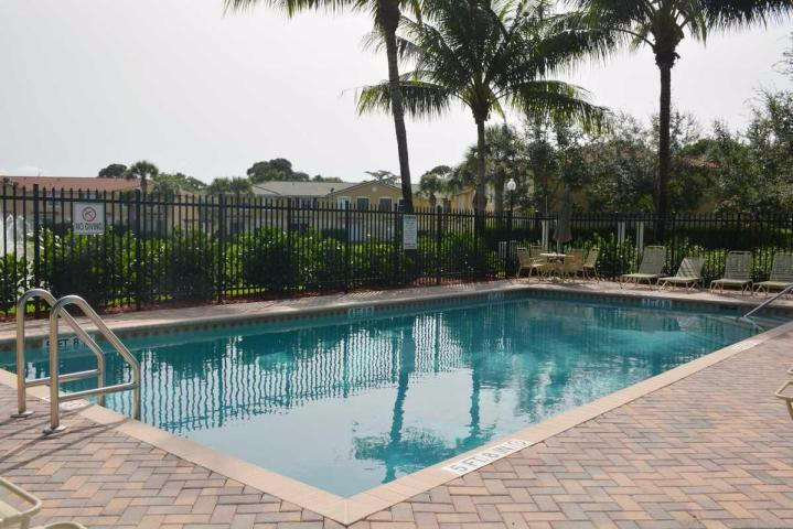 ROYAL WOODS CONDO - Residential Lease