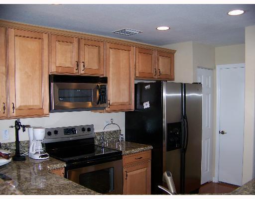 ROYAL WOODS CONDO - Residential Lease