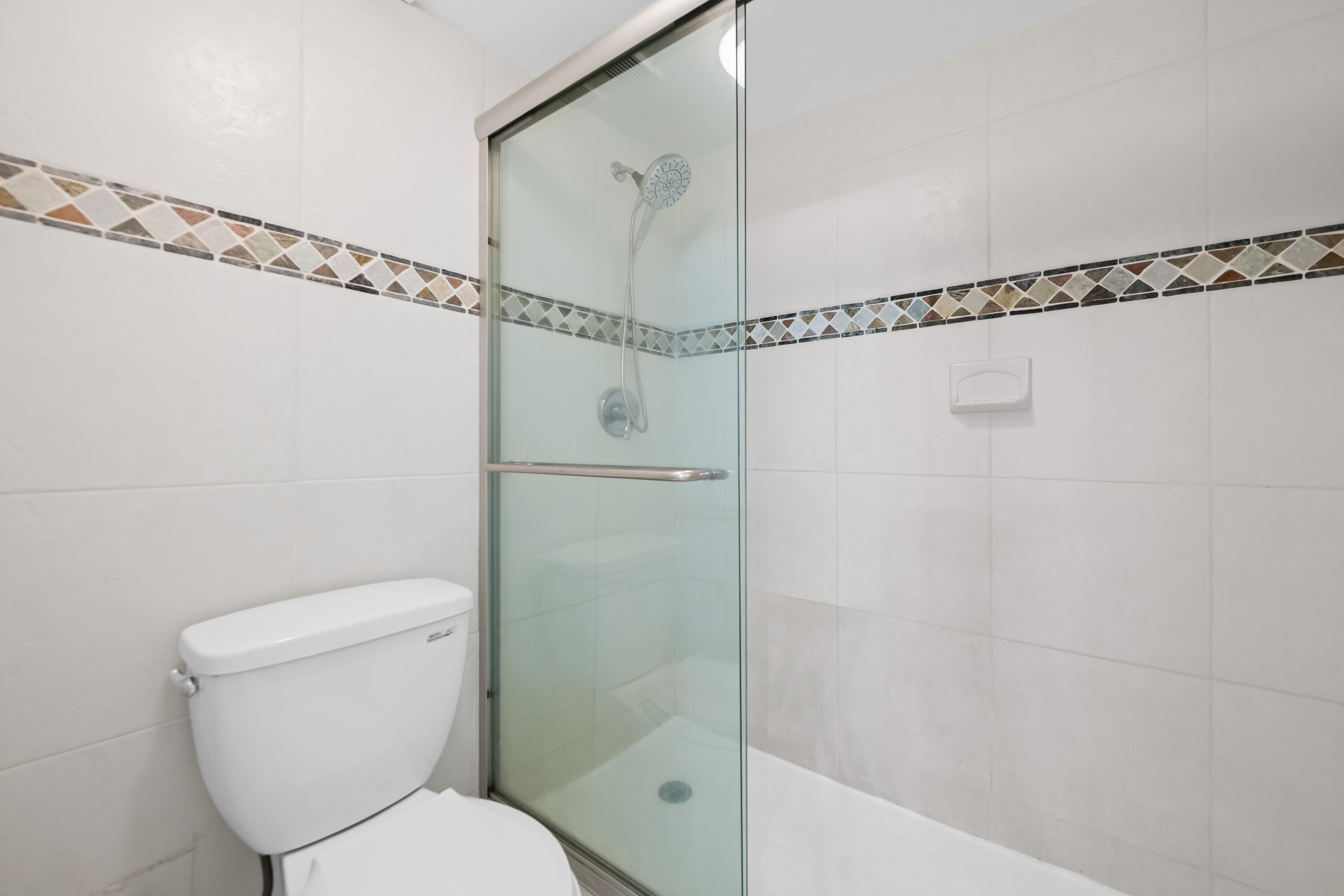 LAKE EMERALD CONDOMINIUM NO - Residential Lease